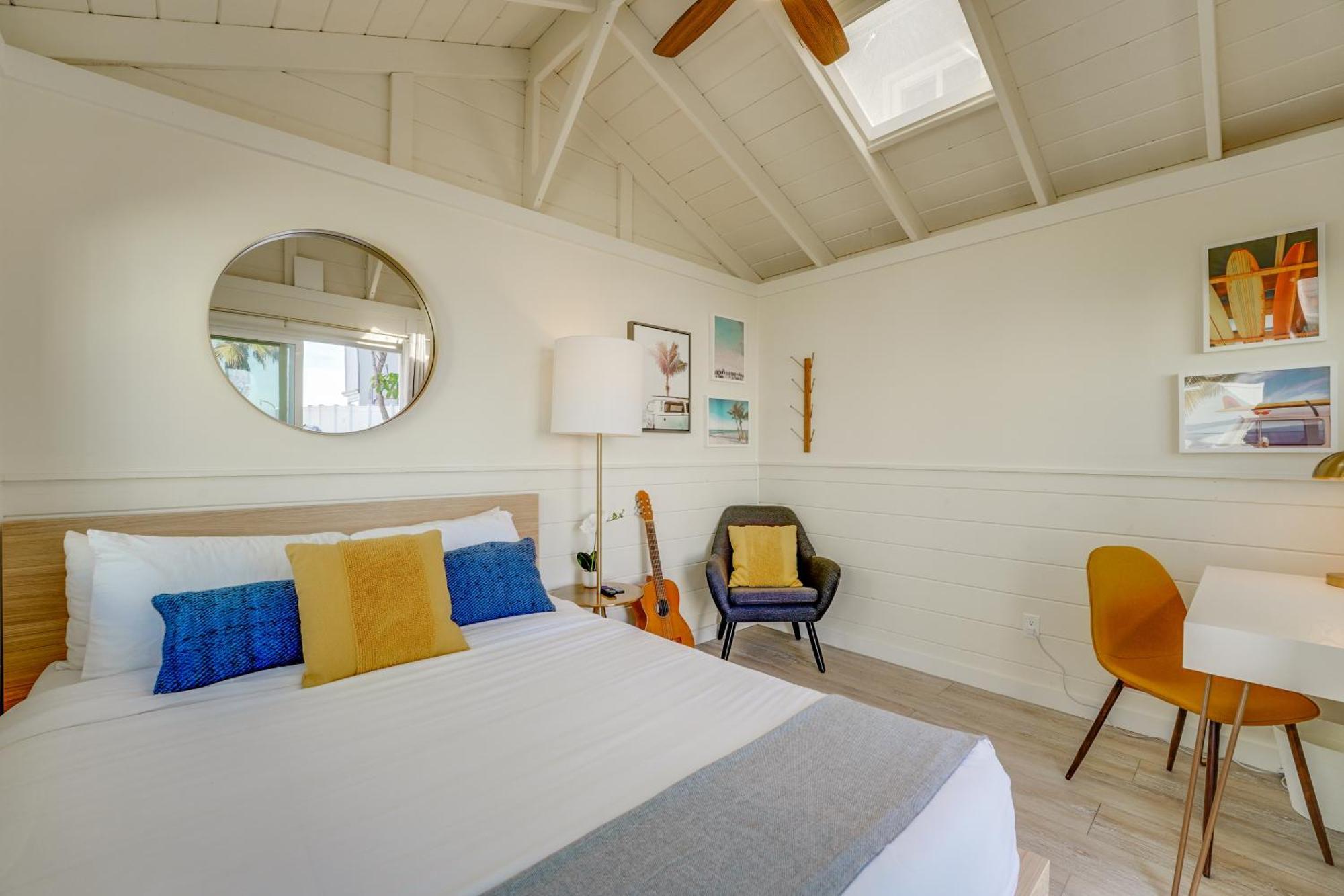 Sunset Cliffs Oceanfront Casita W Fast Wifi, Large Outdoor Space & Ocean Breeze! * San Diego